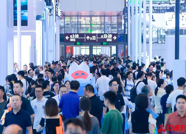 擁擠、展會、熱鬧-康興醫(yī)療器械官網(wǎng)